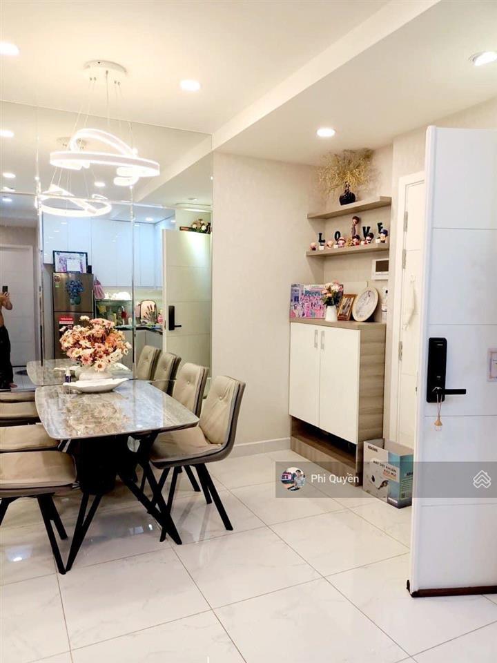 Mình cần bán nhanh chung cư screc tower  quận 3. dt 81m2, 2pn. giá 6 tỷ.  0779 757 *** quyền