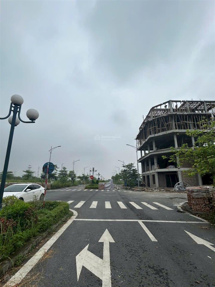 Bán đất sẵn sổ hồng công chứng luôn