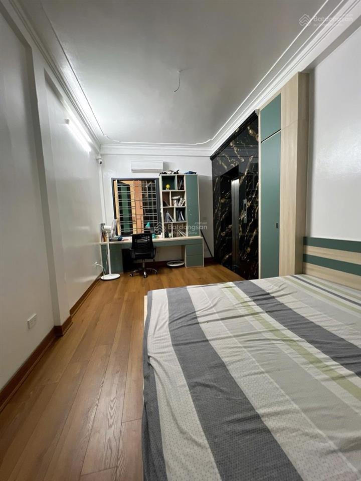 Bán nhà thanh xuân phân lô  ô tô đỗ gần nhà  ngõ thông  thang máy nhập khâu