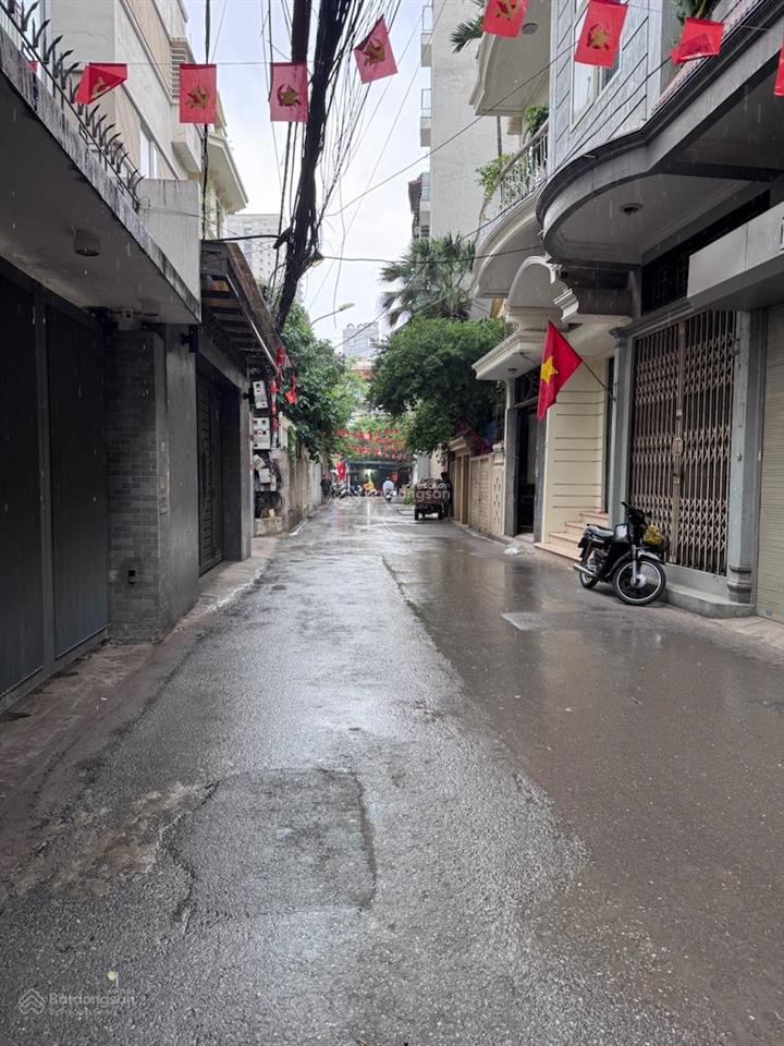 Ko quy hoạch  hoàng cầu  nhà 2 mặt ngõ 60m x 5 tầng  cách ô tô 5m nhỉnh 14ty