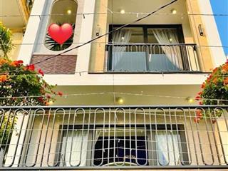 Bán nhà full nội thất thành thái phường 14 quận 10 (4x10m) trệt lửng 3 lầu có thang máy giá 10,2 tỷ