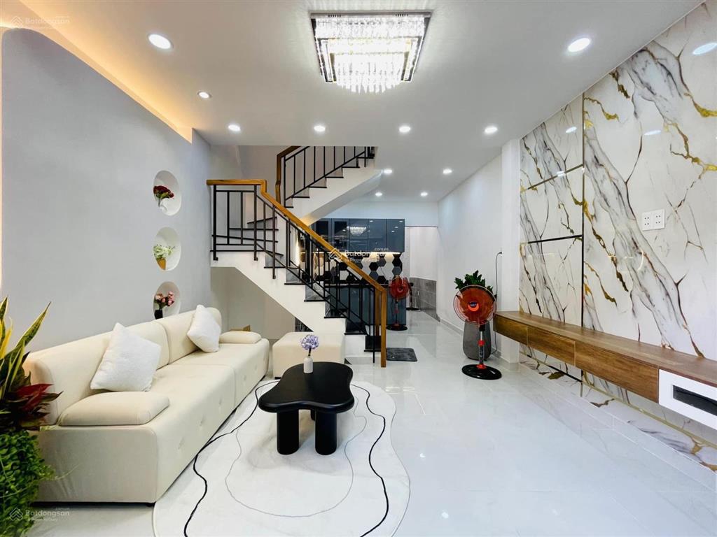 Cách 15m ra mặt tiền trần quang diệu phường 13 quận 3 (8.5mx14m) 2 tầng giá 15.5 tỷ thương lượng.