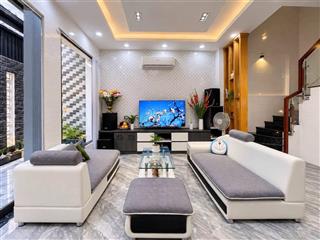 Bán nhà nguyễn đình chiểu phường 4 quận 3 (3.3mx10m, nở hậu 4.5m), cấp 4, giá 6.5 tỷ thương lượng.