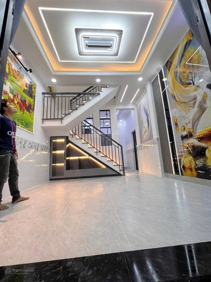 Bán nhà sổ hồng riêng thới tam thôn hóc môn 52m2, 3 pn giá 2,150 tỷ