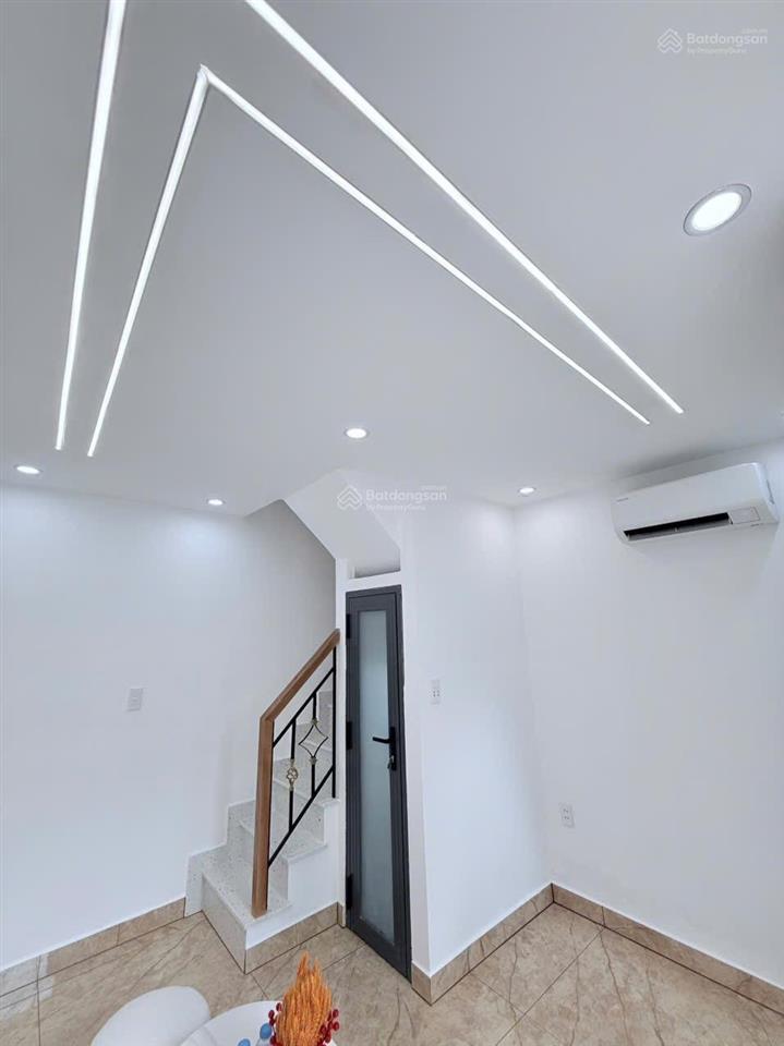 Bán nhà mặt tiền kinh doanh đường văn cao, q. tân phú