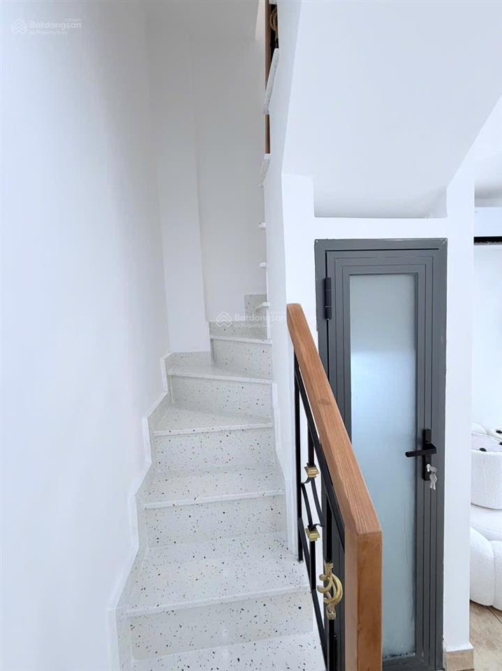 Bán nhà mặt tiền kinh doanh đường văn cao, q. tân phú