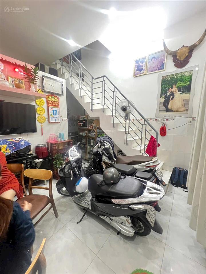 Bán nhà hẻm 185 bà hom p13 q6 (thông ra phố ẩm thực)