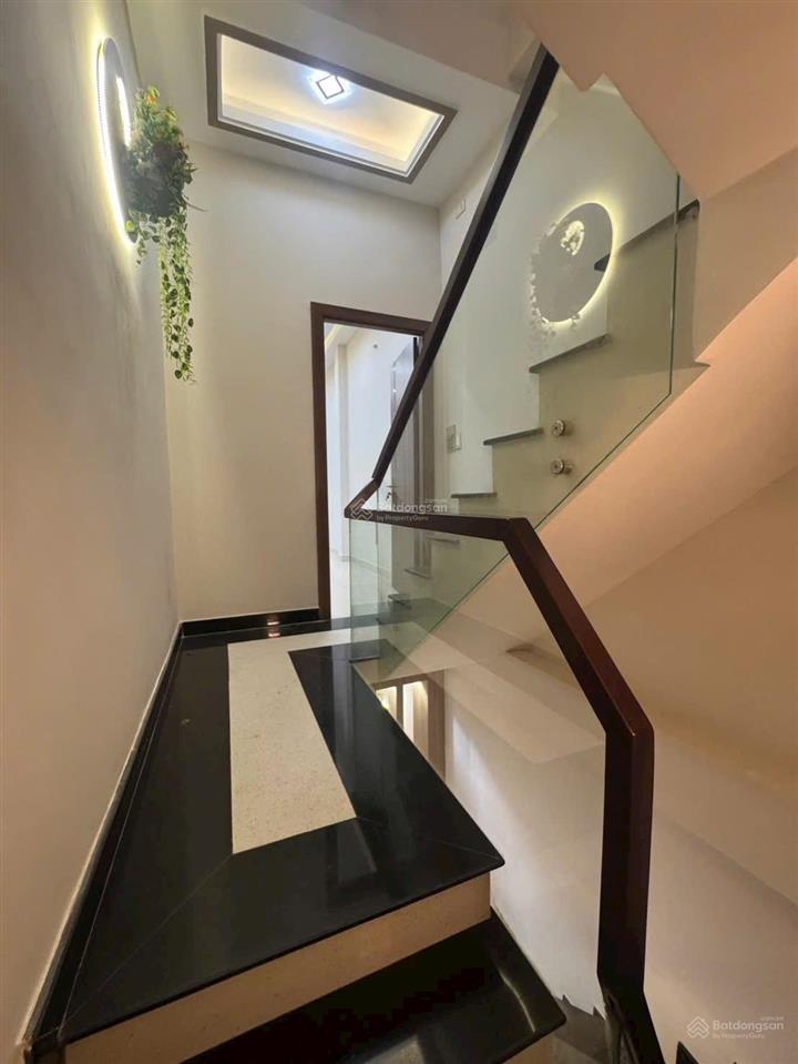 Bán nhà mới 100% hẻm xe hơi lãnh binh thăng q11