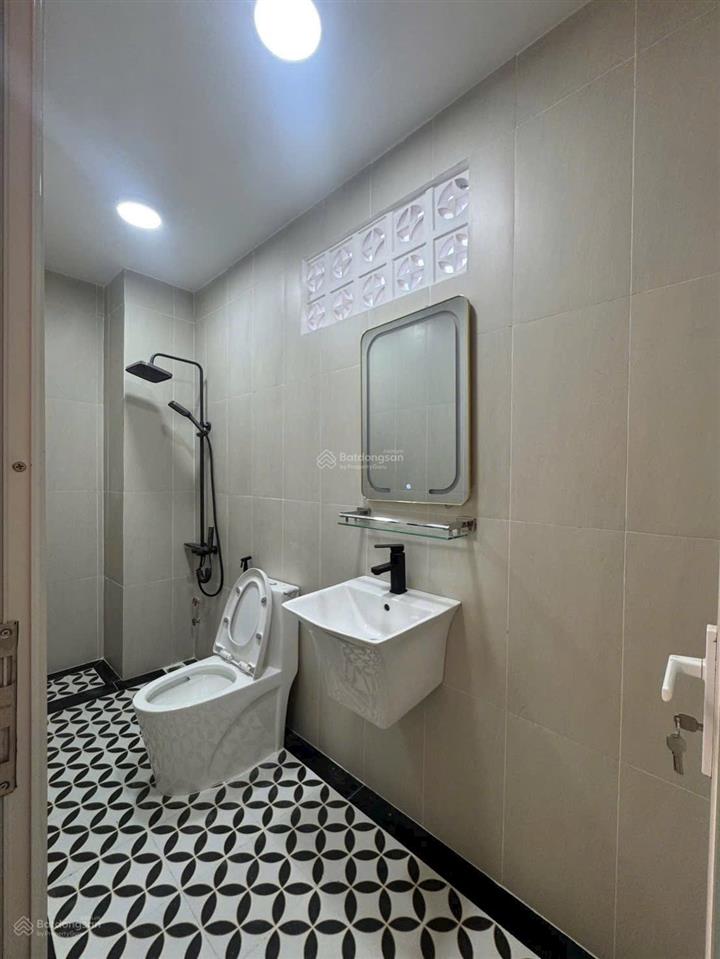Bán nhà mới 100% hẻm xe hơi lãnh binh thăng q11