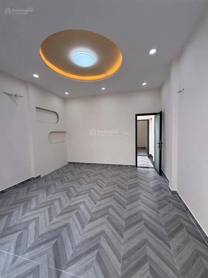 Bán nhà mới cách 1 căn ra mặt tiền trương phước phan q.bình tân