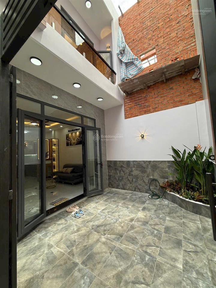 Bán nhà mới cách 1 căn ra mặt tiền trương phước phan q.bình tân