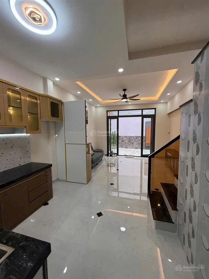 Bán nhà mới cách 1 căn ra mặt tiền trương phước phan q.bình tân