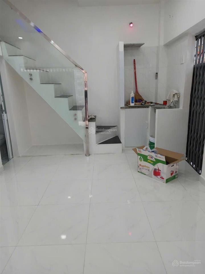 Bán nhà 1/ đường phạm văn chí, q6
