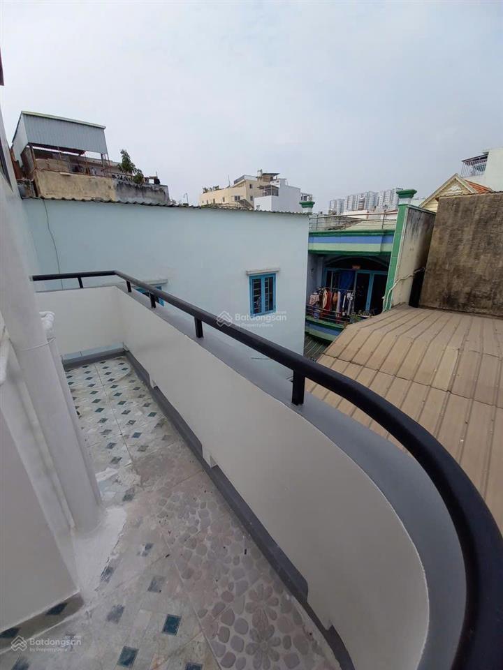 Bán nhà 1/ đường phạm văn chí, q6