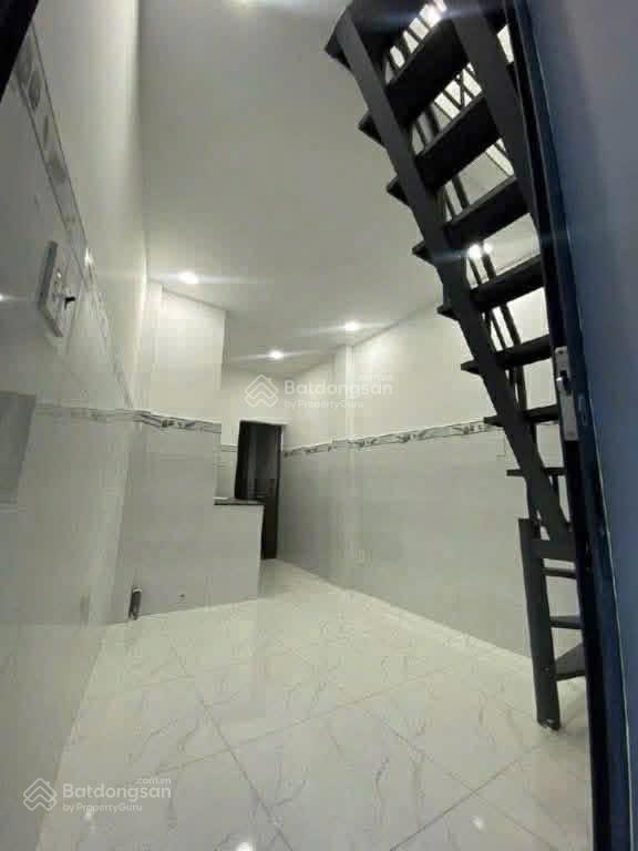 Bán nhà mới sổ hồng riêng đường hưng phú q8