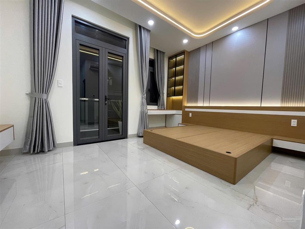 Nhà đường bình thành dt lớn ngang 14m x 10m cn 85,6m2 4 tấm, 5 pn  6 wc có gara xe hơi có giá tốt