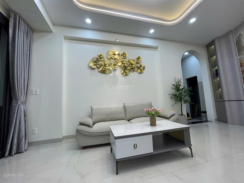 Nhà đường bình thành dt lớn ngang 14m x 10m cn 85,6m2 4 tấm, 5 pn  6 wc có gara xe hơi có giá tốt
