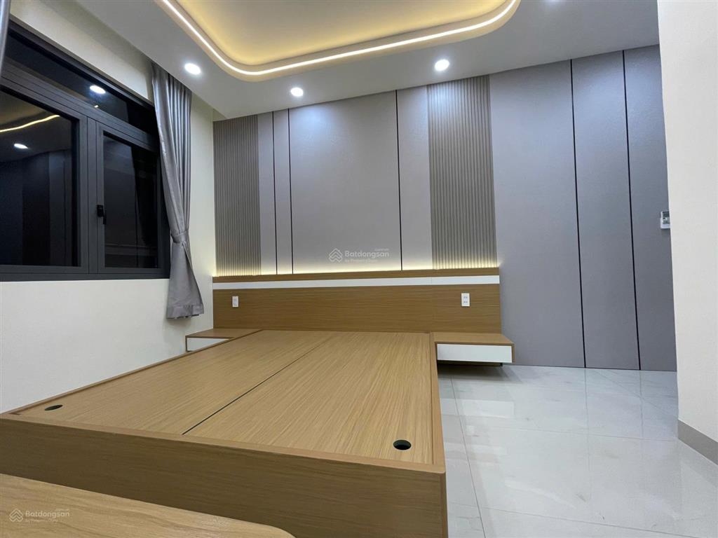 Nhà đường bình thành dt lớn ngang 14m x 10m cn 85,6m2 4 tấm, 5 pn  6 wc có gara xe hơi có giá tốt
