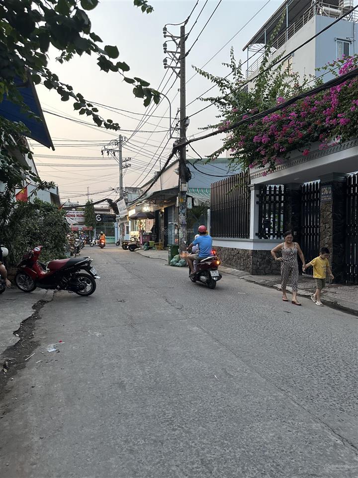 Nhà lô góc cực hiếm mã lò, 2 mặt tiền, 9.6x20m, giá tốt