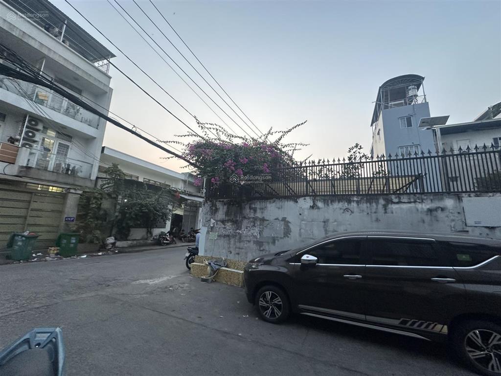 Nhà lô góc cực hiếm mã lò, 2 mặt tiền, 9.6x20m, giá tốt