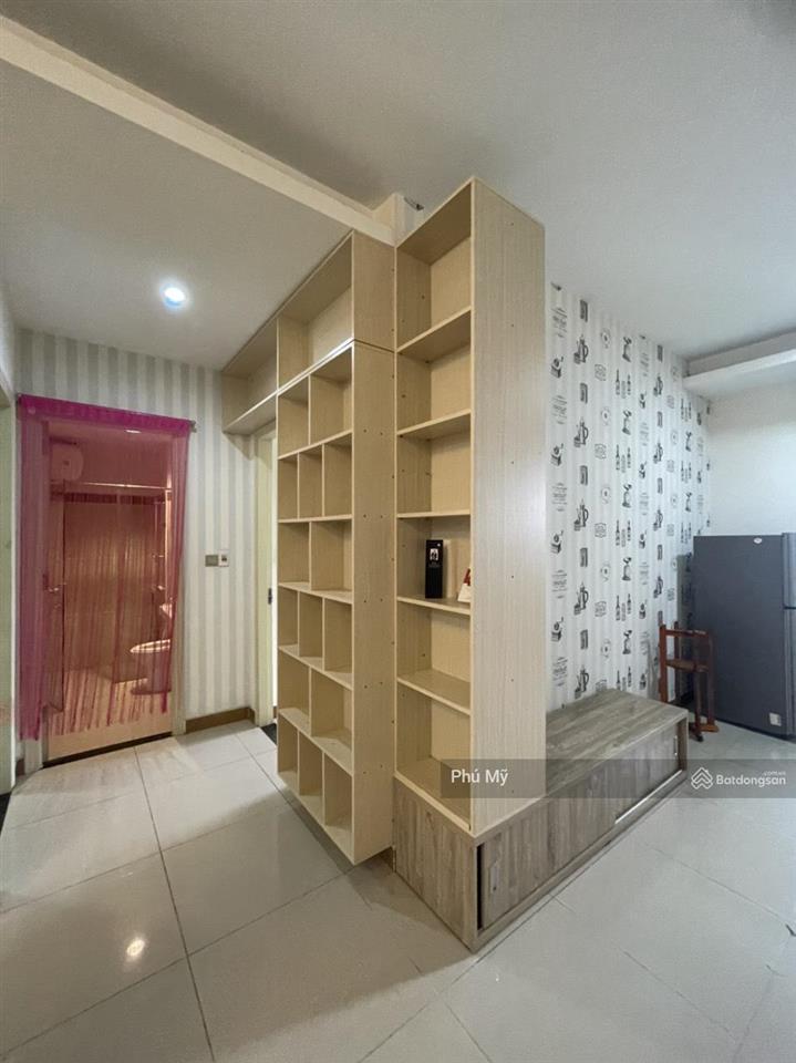 Cho thuê c/c the era town, phú mỹ. 85m22pn3wc có nội thất giá 9,5 triệu.