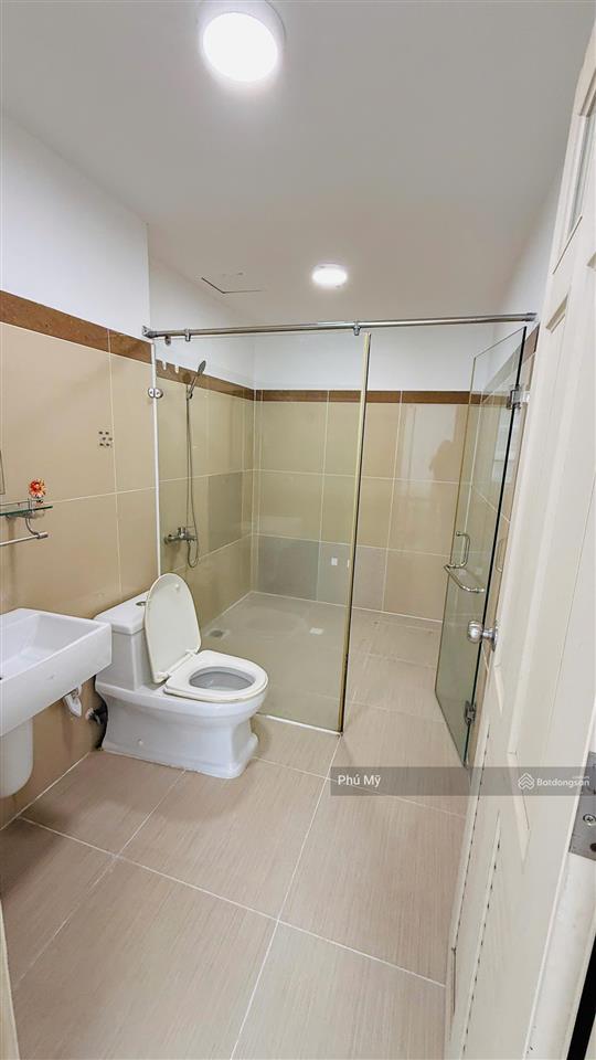 Cho thuê 97m², 3pn, 2wc, nội thất cơ bản 10 triệu.  0926 879 ***