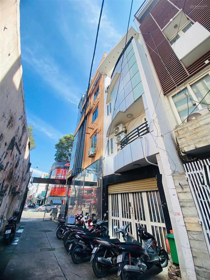 Bán nhà trần hưng đạo q.5  hxh 6m  chỉ sau 1 căn mặt tiền  dt 5m x 10m  4 tầng 4 btct