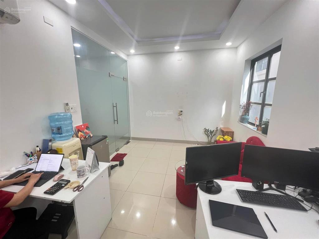 Bán nhà trần hưng đạo q.5  hxh 6m  chỉ sau 1 căn mặt tiền  dt 5m x 10m  4 tầng 4 btct