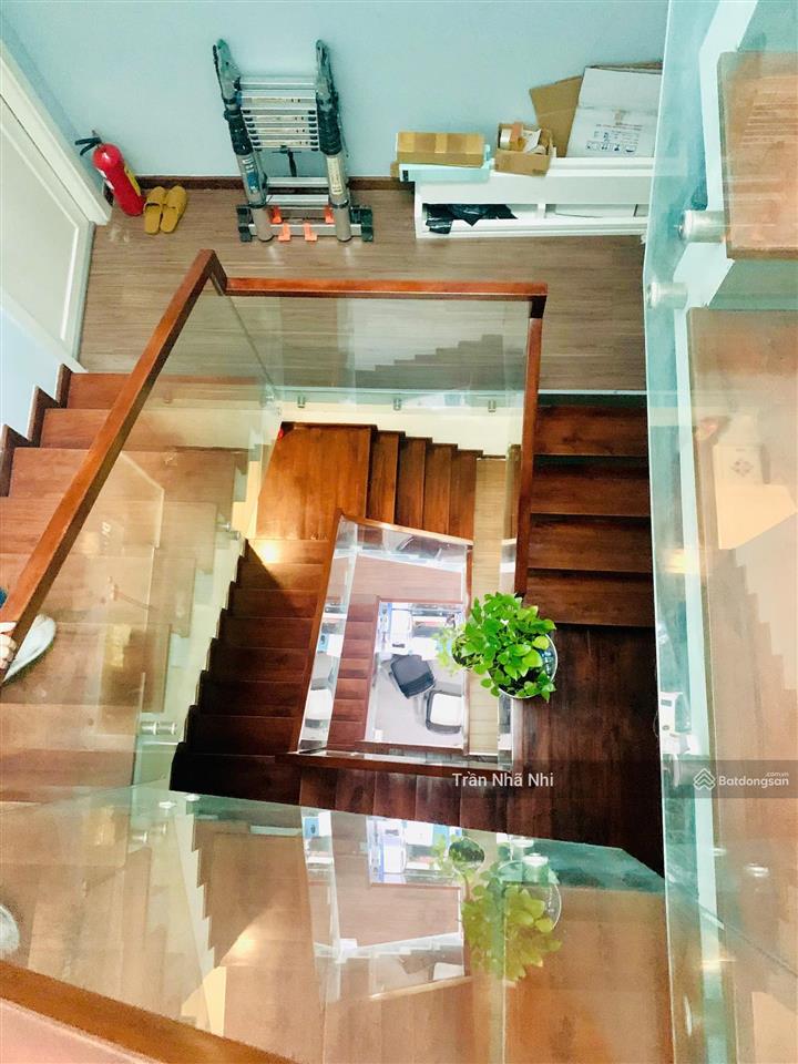 Bán nhà nguyễn giản thanh q10  hxh ôtô ngủ nhà  4 tầng/ 6pn 6wc  cn 60m2