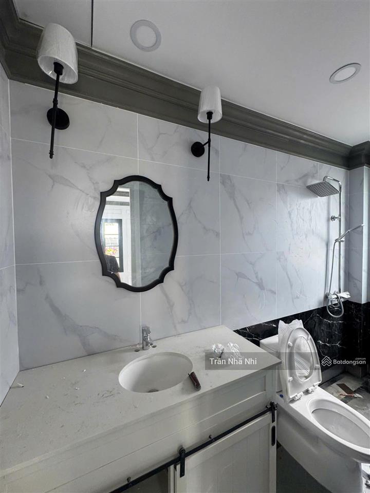 Bán nhà võ văn kiệt q1  góc 3mt  ngang 10m  3 tầng  4,5 x 10m  chỉ 16 tỷ