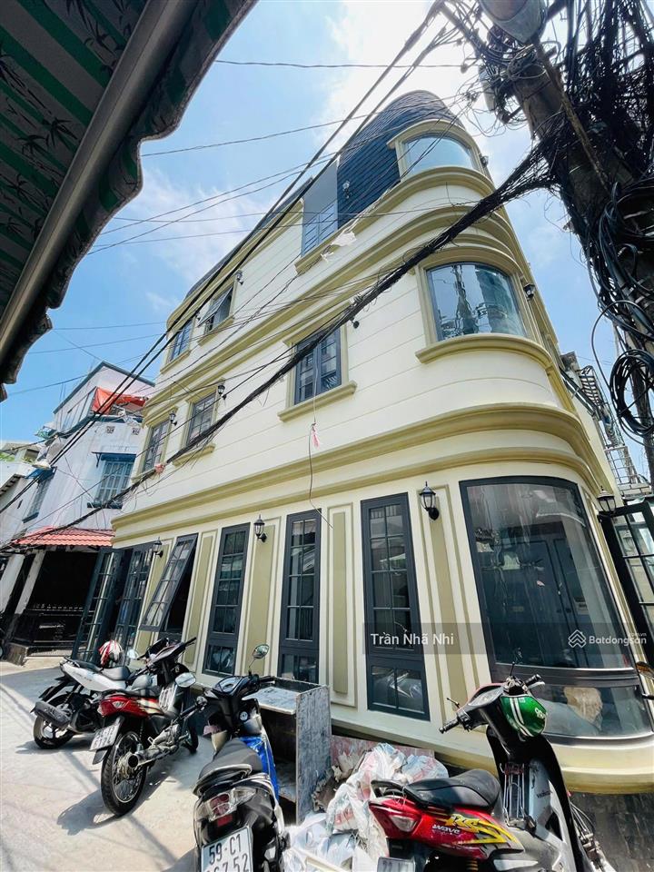 Bán nhà võ văn kiệt q1  góc 3mt  ngang 10m  3 tầng  4,5 x 10m  chỉ 16 tỷ