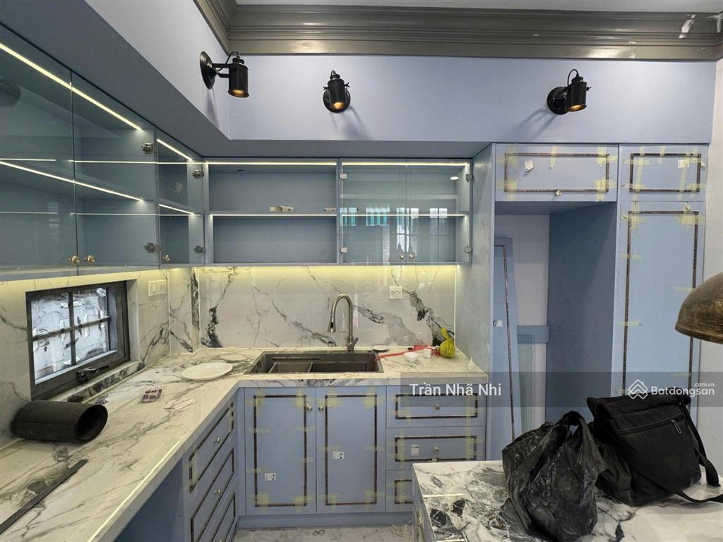 Bán nhà võ văn kiệt q1  góc 3mt  ngang 10m  3 tầng  4,5 x 10m  chỉ 16 tỷ