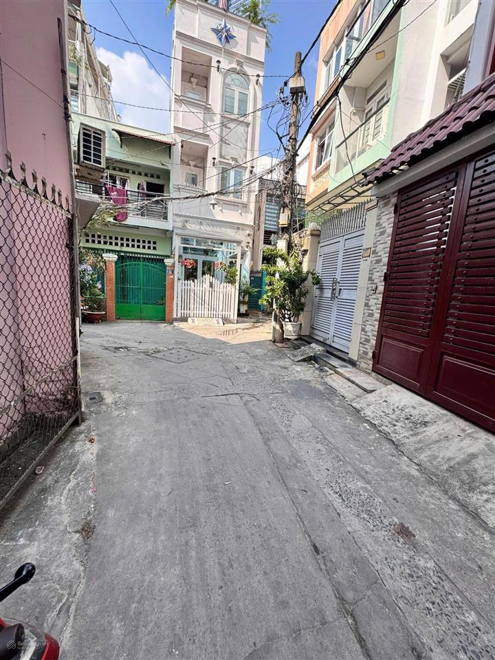 Bán nhà 479 nguyễn kiệm, 4,7x17m 90m2 sàn 3 tầng 3pn chỉ 16,5 tỷ