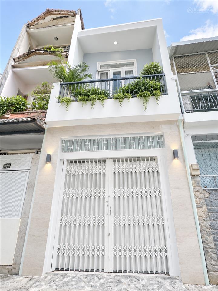 Bán nhà hxh cách mạng tháng 8, 3.8 x 11m, giá cự tốt chỉ nhỉnh 6 tỷ ở ngay