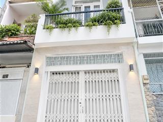 Bán nhà hxh cách mạng tháng 8, 3.8 x 11m, giá cự tốt chỉ nhỉnh 6 tỷ ở ngay