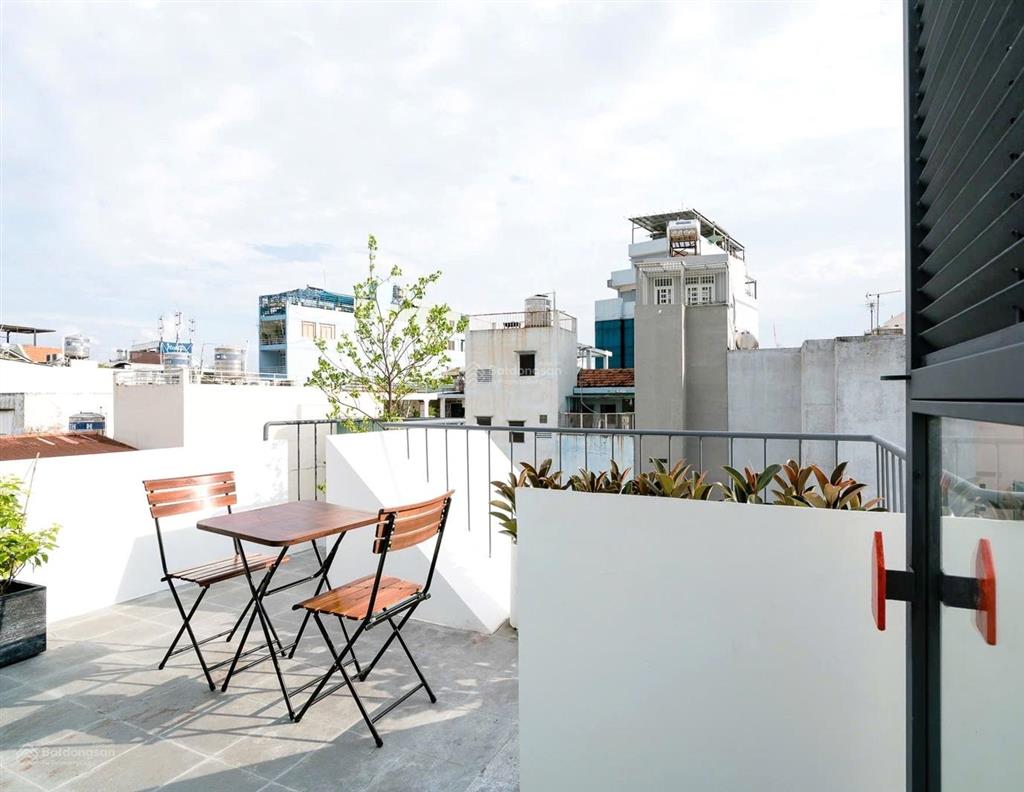 Chủ cần bán nhà 4 tầng 5pn, 40m2 cn, dtsd 160m2 kinh doanh đa chức năng chỉ 6,3 tỷ tl