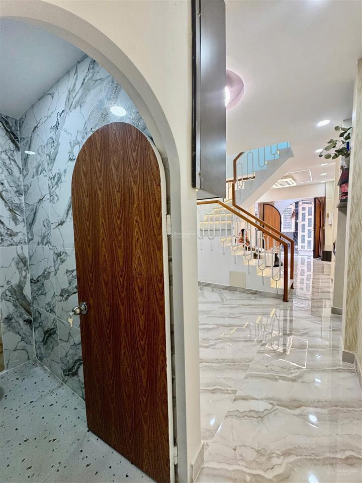 Bán nhà mới full nội thất, 30m2, 2 phòng ngủ chỉ đưa trước 3 tỷ nhận nhà