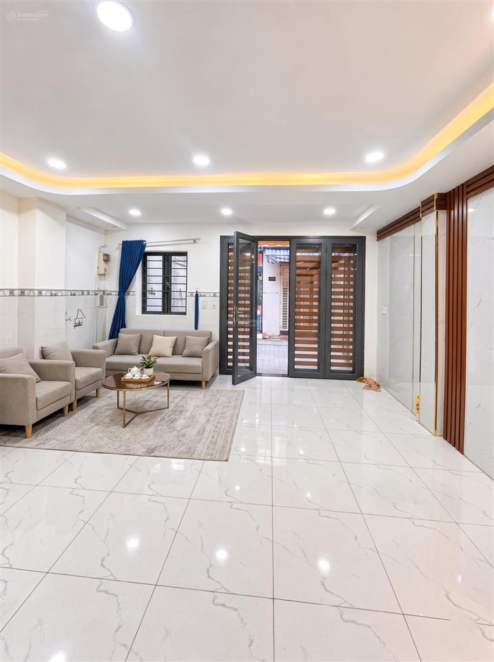 Gấp sát mt âu dương lân, ngang 5,7 x 14m (hiếm), 2 tầng 4pn chỉ 6,5 tỷ