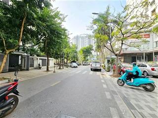 Bán cắt lỗ chung cư vườn đào lạc long quân tây hồ diện tích 125m² 3 ngủ 2 vs giá 10.7 tỷ view đẹp
