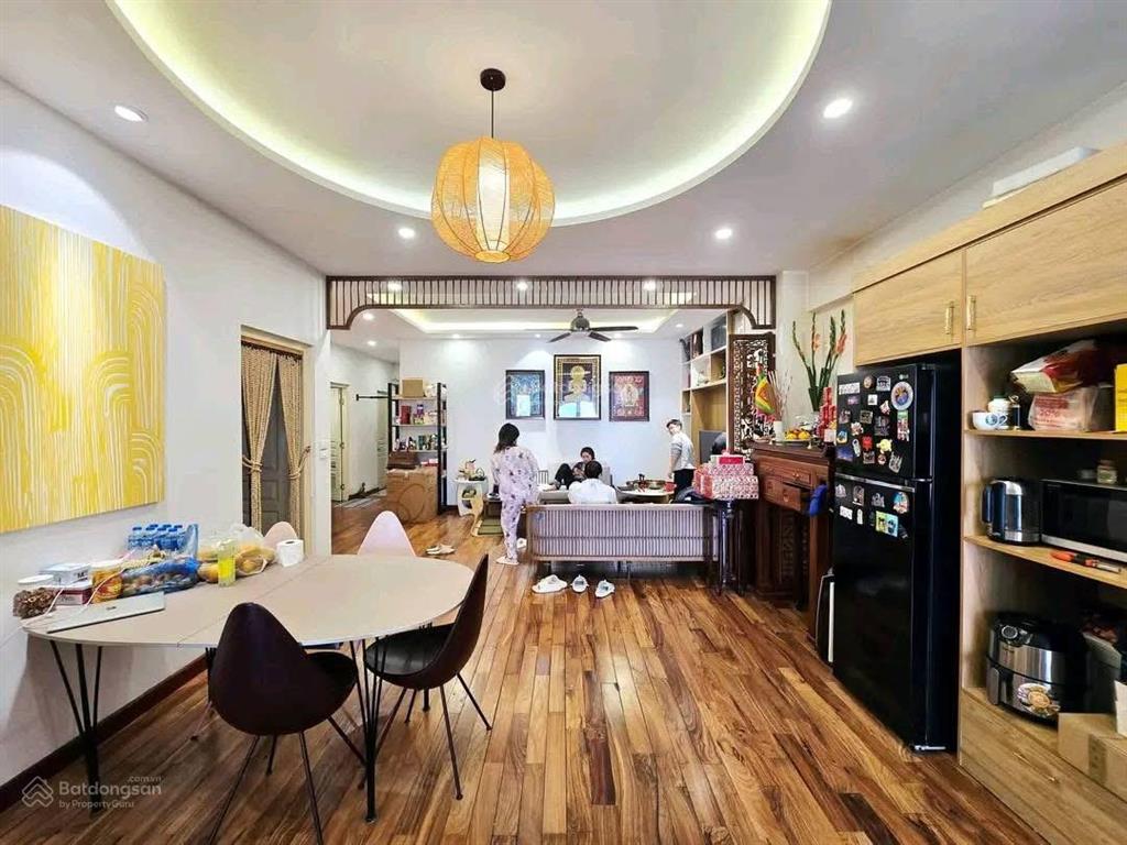 Bán cắt lỗ chung cư vườn đào lạc long quân tây hồ diện tích 125m 3 ngủ 2 vs giá hơn 9 tỷ view đẹp