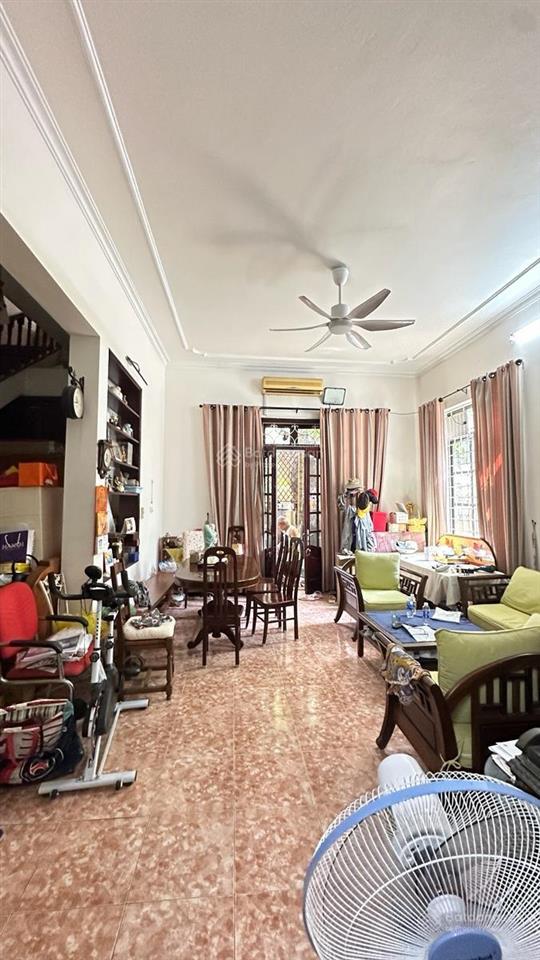 Bán gấp tô ngọc vân tây hồ 100m2 3 tầng mt 8m ô tô sát phố hơn 40 tỷ tl mạnh