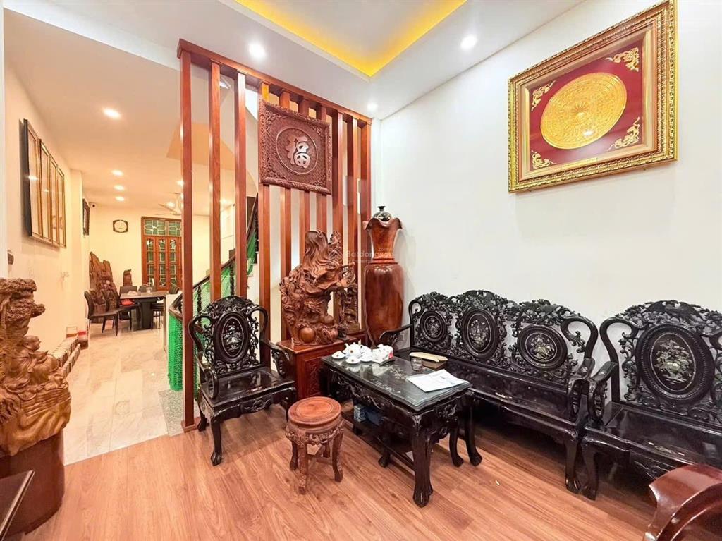 Gia đình cần bán gấp nhà riêng phân lô ngõ 5 láng hạ giảng võ đống đa 50m2 oto tránh thông hơn 18ty