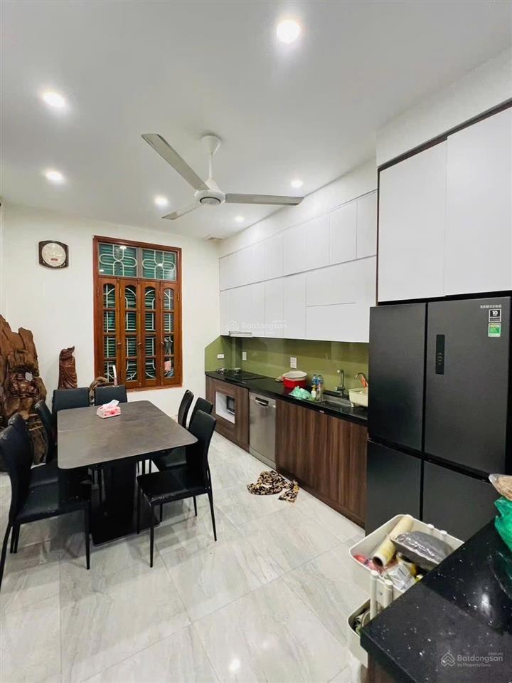 Gia đình cần bán gấp nhà riêng phân lô ngõ 5 láng hạ giảng võ đống đa 50m2 oto tránh thông hơn 18ty