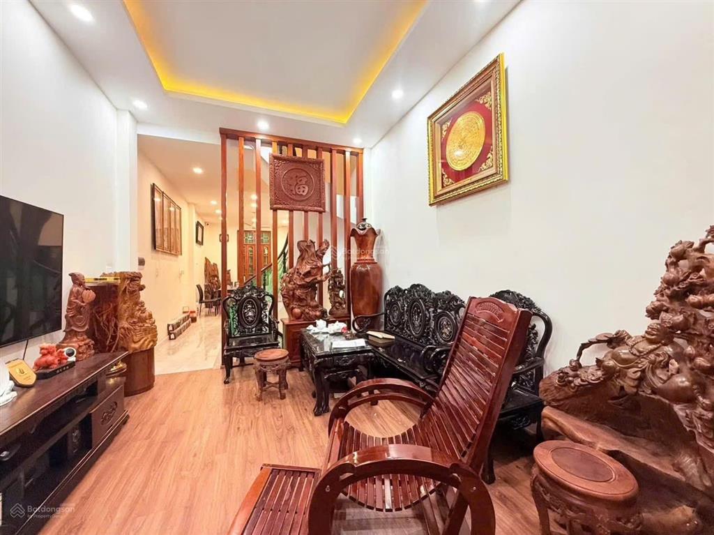 Gia đình cần bán gấp nhà riêng phân lô ngõ 5 láng hạ giảng võ đống đa 50m2 oto tránh thông hơn 18ty