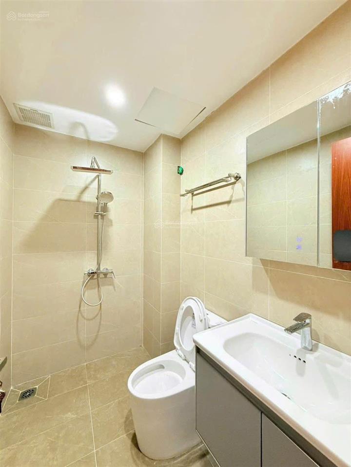 Gia đình cần bán gấp nhà riêng phân lô ngõ 5 láng hạ giảng võ đống đa 50m2 oto tránh thông hơn 18ty