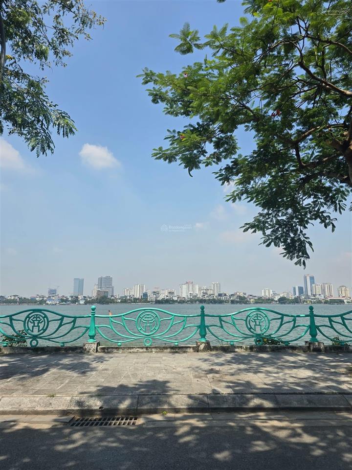 Cần gấp tài chính bán nhanh sau nhà mặt hồ tây 64m2 7 tầng thang máy ô tô 5m view trực diện hồ tây