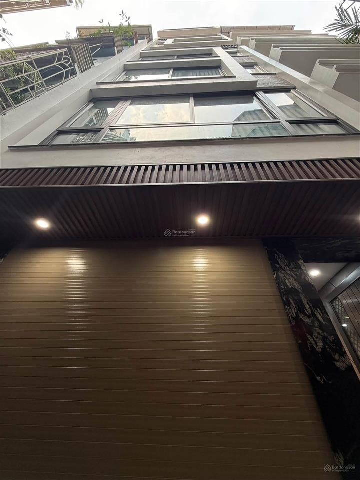 Cực hiếm nhà phố tô ngọc vân tây hồ 40m 9 tầng oto 10m view hồ giá hời