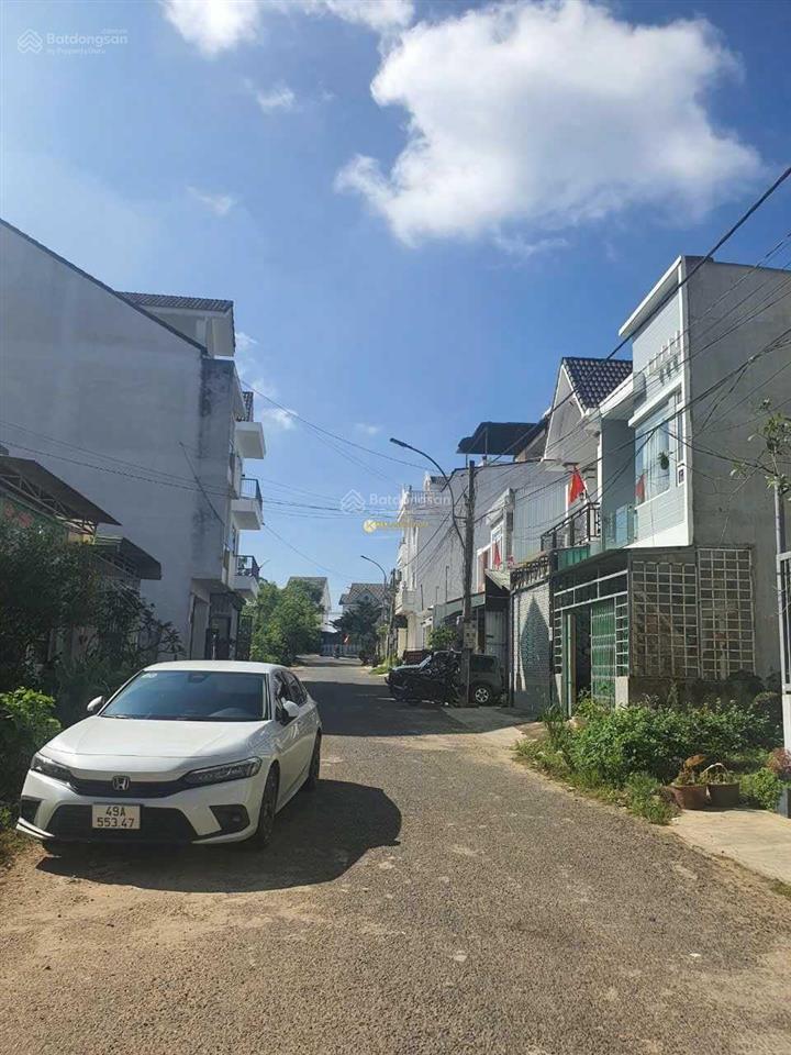 Đất mặt tiền kqh, cách chợ 1km, cách trung tâm 5 phút đi xe