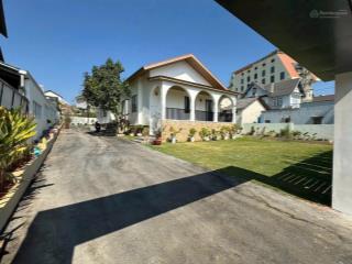 Villa sân vườn 742m2 mặt tiền đường chính yersin phường 9 đà lạt cách hồ xuân hương 500m