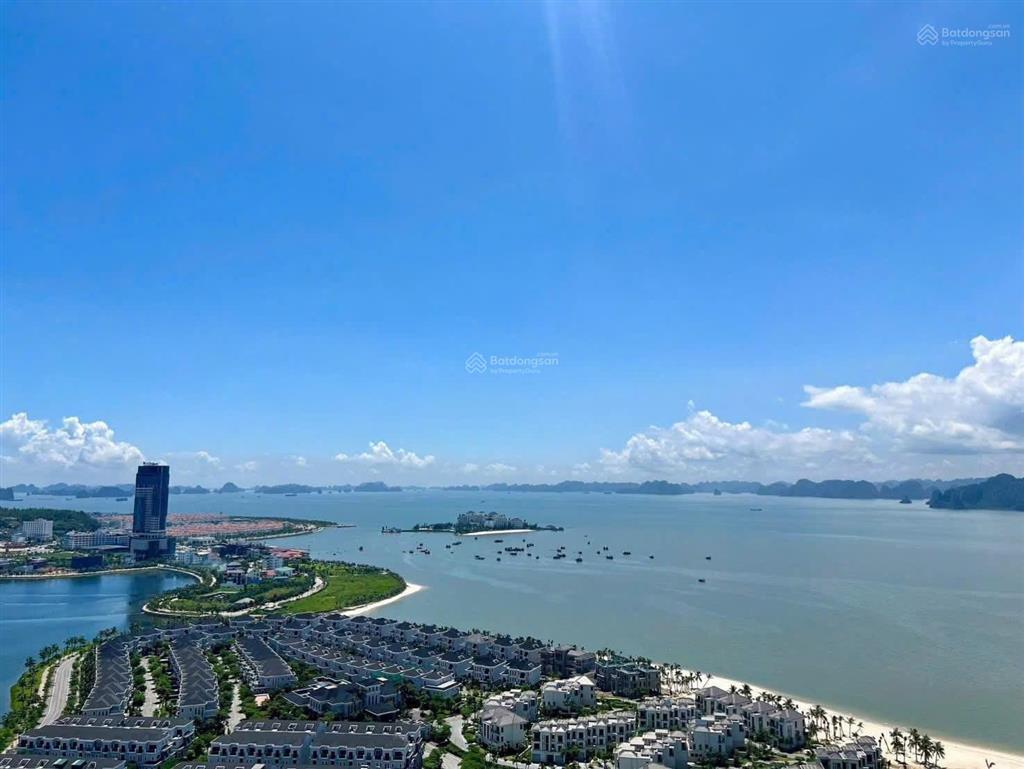 Siêu phẩm aria bay hạ long, nằm giữa lòng vịnh di sản. căn hộ 1 ngủ view trực diện biển chỉ 2 tỷ x